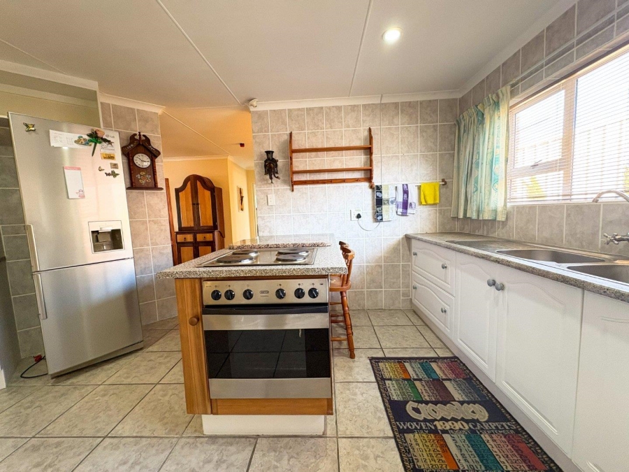 3 Bedroom Property for Sale in Stilbaai Western Cape